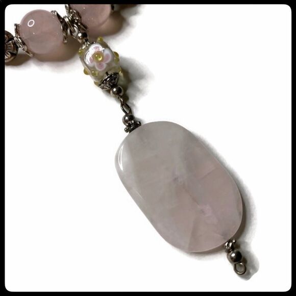 Pink and White Stone Beaded Necklace with Silver-Tone. - Picture 3 of 6